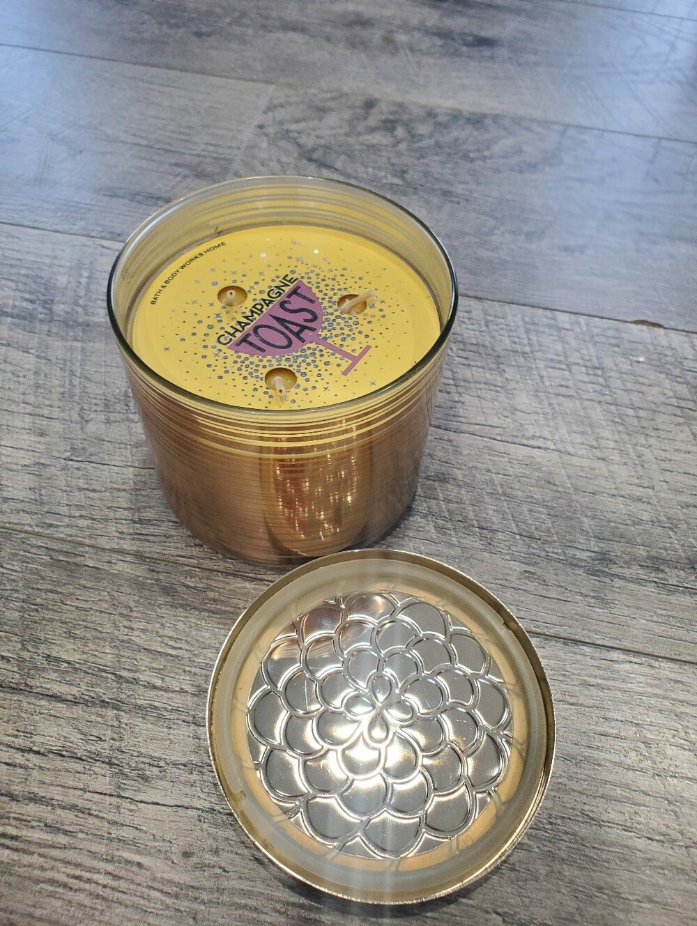 Bath And Body Works Champagne Toast 3 Wick Candle - Picture 3 of 4